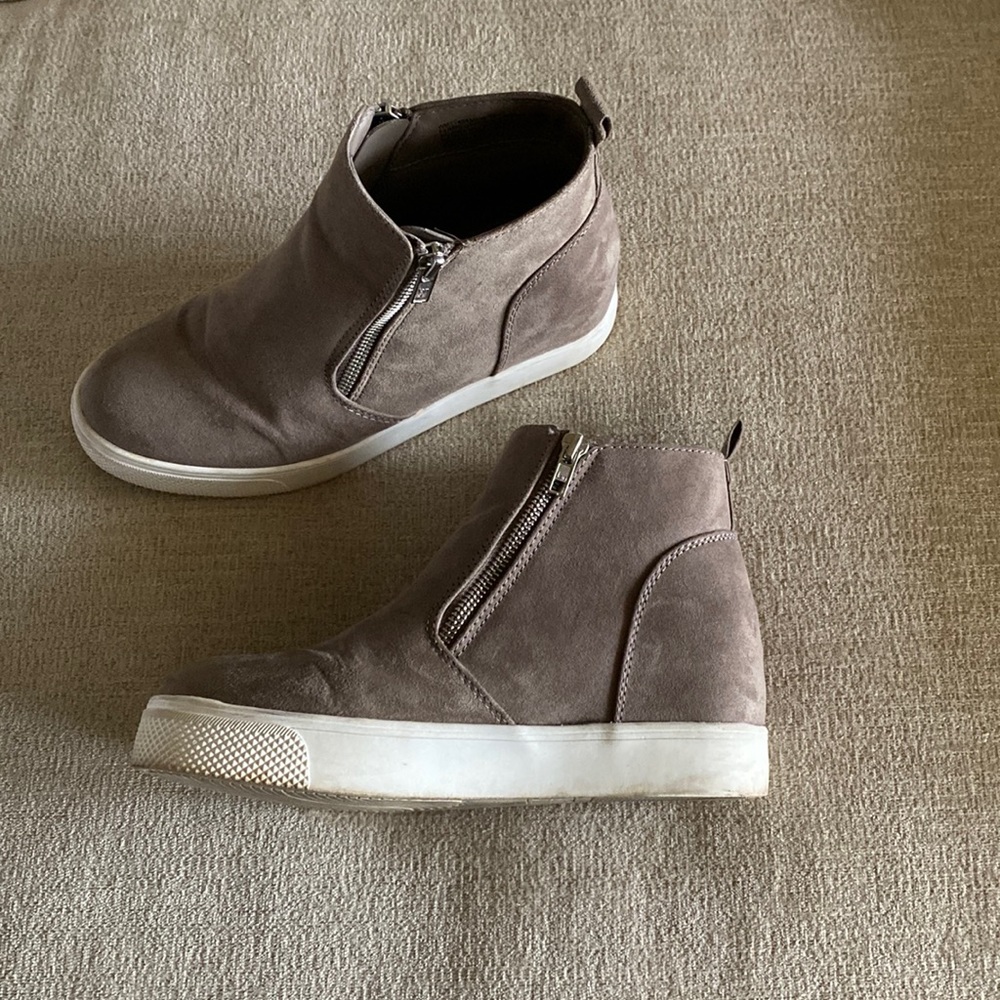 Time and tru heeled booties